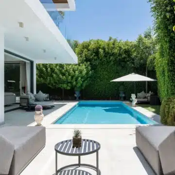 Modern villa within the exclusive residential enclave of La Arboleda, Estepona East Picture 13