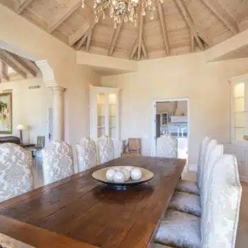Exceptional Mediterranean villa offering an unparalleled blend of elegance in Altos Reales, Marbella Golden Mile Picture 5