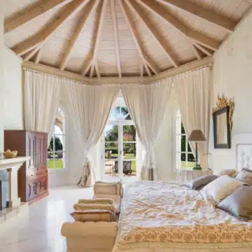 Exceptional Mediterranean villa offering an unparalleled blend of elegance in Altos Reales, Marbella Golden Mile Picture 14