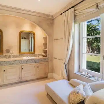 Exceptional Mediterranean villa offering an unparalleled blend of elegance in Altos Reales, Marbella Golden Mile Picture 19