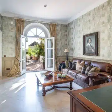 Exceptional Mediterranean villa offering an unparalleled blend of elegance in Altos Reales, Marbella Golden Mile Picture 10
