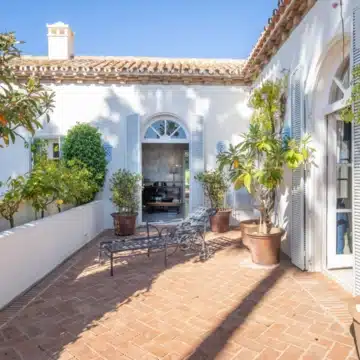 Exceptional Mediterranean villa offering an unparalleled blend of elegance in Altos Reales, Marbella Golden Mile Picture 3