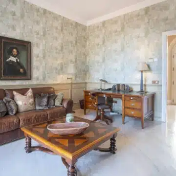 Exceptional Mediterranean villa offering an unparalleled blend of elegance in Altos Reales, Marbella Golden Mile Picture 8