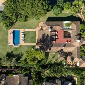 Exceptional Mediterranean villa offering an unparalleled blend of elegance in Altos Reales, Marbella Golden Mile Picture 22