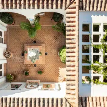 Exceptional Mediterranean villa offering an unparalleled blend of elegance in Altos Reales, Marbella Golden Mile Picture 15
