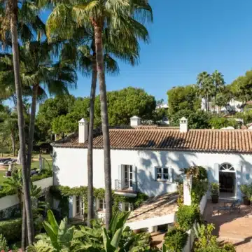 Exceptional Mediterranean villa offering an unparalleled blend of elegance in Altos Reales, Marbella Golden Mile Picture 9