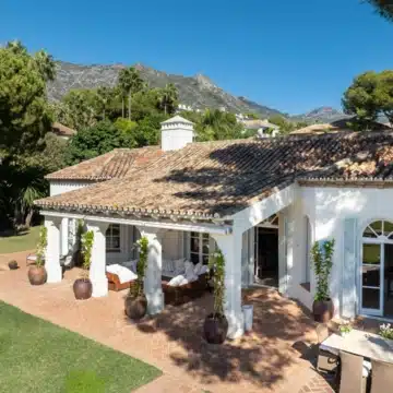 Exceptional Mediterranean villa offering an unparalleled blend of elegance in Altos Reales, Marbella Golden Mile Picture 17