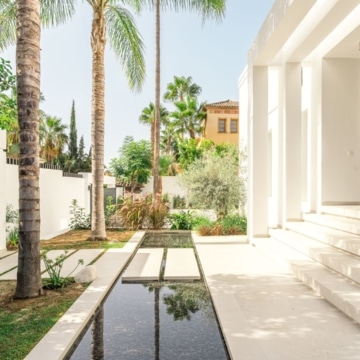 Stunning four bedroom villa in the sought-after area of Supermanzana H, Nueva Andalucía Picture 16