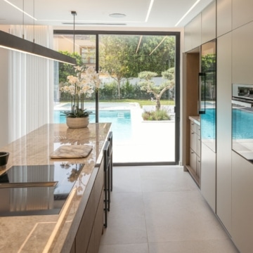 Stunning four bedroom villa in the sought-after area of Supermanzana H, Nueva Andalucía Picture 22