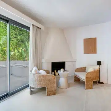 Modern five bedroom detached villa in a quiet residential area of Nueva Andalucía Picture 30