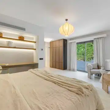 Modern five bedroom detached villa in a quiet residential area of Nueva Andalucía Picture 32