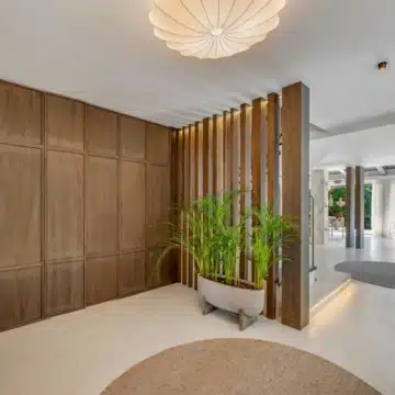 Modern five bedroom detached villa in a quiet residential area of Nueva Andalucía Picture 35