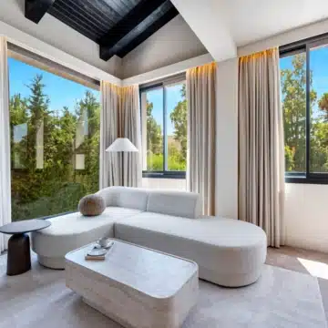 Modern five bedroom detached villa in a quiet residential area of Nueva Andalucía Picture 15