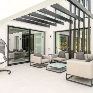 Stunning four bedroom villa in the sought-after area of Supermanzana H, Nueva Andalucía Picture 0