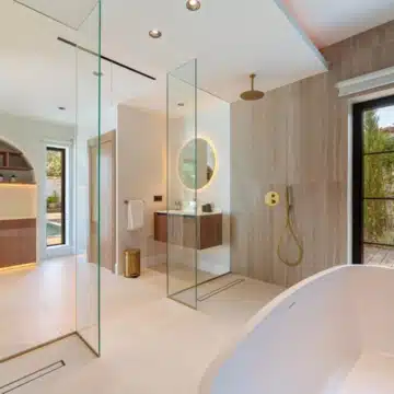 Exceptional one-level villa offering five spacious bedrooms in Puerto Banus, Marbella Picture 34