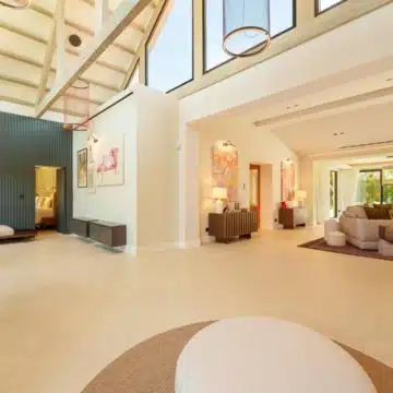 Exceptional one-level villa offering five spacious bedrooms in Puerto Banus, Marbella Picture 10