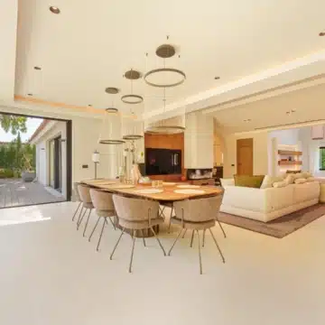 Exceptional one-level villa offering five spacious bedrooms in Puerto Banus, Marbella Picture 14