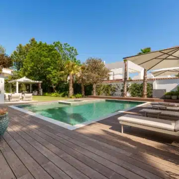 Exceptional one-level villa offering five spacious bedrooms in Puerto Banus, Marbella Picture 2