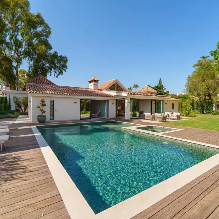 Exceptional one-level villa offering five spacious bedrooms in Puerto Banus, Marbella Picture