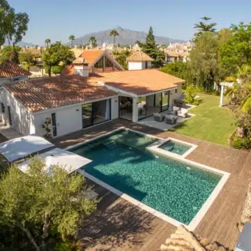 Exceptional one-level villa offering five spacious bedrooms in Puerto Banus, Marbella Picture 55