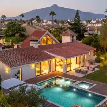 Exceptional one-level villa offering five spacious bedrooms in Puerto Banus, Marbella Picture 24