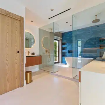 Exceptional one-level villa offering five spacious bedrooms in Puerto Banus, Marbella Picture 28