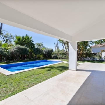 Contemporary villa located in sought-after urbanization of Linta Vista Alta, San Pedro Picture 17