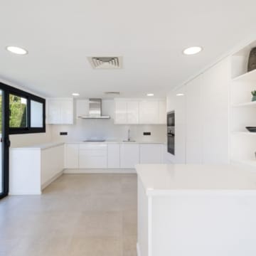 Contemporary villa located in sought-after urbanization of Linta Vista Alta, San Pedro Picture 18