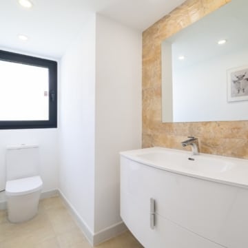 Contemporary villa located in sought-after urbanization of Linta Vista Alta, San Pedro Picture 16