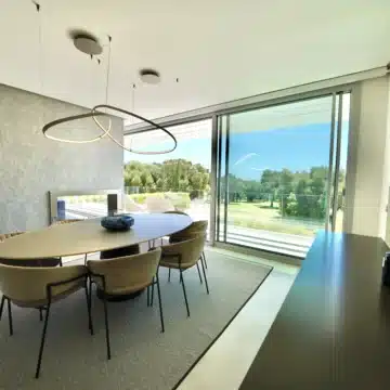 Frontline golf villa within an exclusive gated enclave of the prestigious La Reserva Club, Sotogrande Picture 5