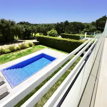 Frontline golf villa within an exclusive gated enclave of the prestigious La Reserva Club, Sotogrande Picture 18