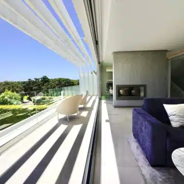 Frontline golf villa within an exclusive gated enclave of the prestigious La Reserva Club, Sotogrande Picture 19