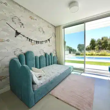 Frontline golf villa within an exclusive gated enclave of the prestigious La Reserva Club, Sotogrande Picture 7