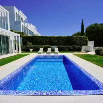 Frontline golf villa within an exclusive gated enclave of the prestigious La Reserva Club, Sotogrande Picture 24