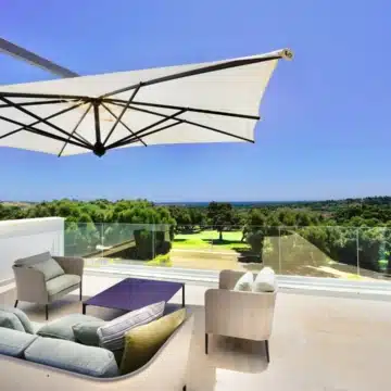 Frontline golf villa within an exclusive gated enclave of the prestigious La Reserva Club, Sotogrande Picture 4