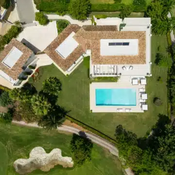 Magnificent frontline golf mansion nestled in Aloha, Nueva Andalucia Picture 46