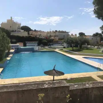 Charming 2-bedroom apartment with lovely views in Seghers, Estepona Picture 3
