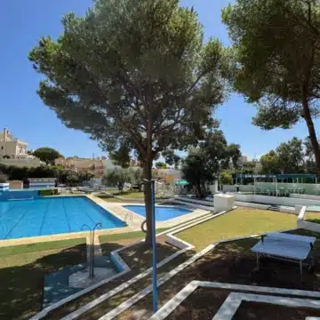 Charming 2-bedroom apartment with lovely views in Seghers, Estepona Picture 14
