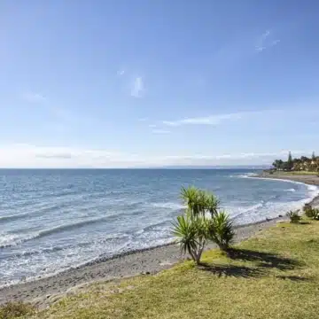 2-bedroom apartment in exclusive beachfront community of Mar Azul, Estepona Picture 13