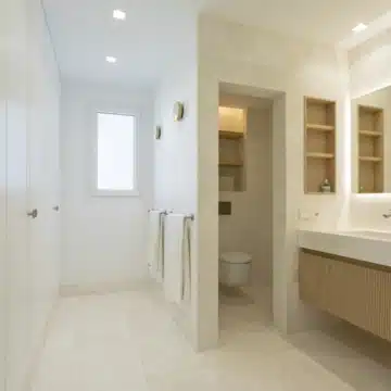 Bright two-bedroom apartment with golf and sea views in Guadalmina Alta, San Pedro de Alcantara Picture 14