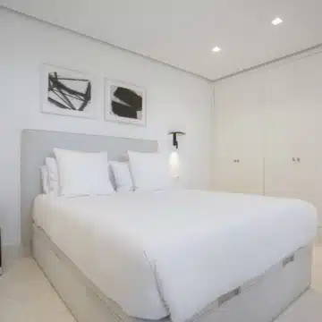 Bright two-bedroom apartment with golf and sea views in Guadalmina Alta, San Pedro de Alcantara Picture 13