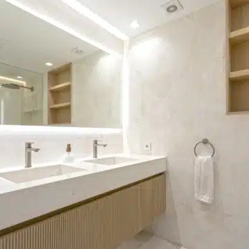 Bright two-bedroom apartment with golf and sea views in Guadalmina Alta, San Pedro de Alcantara Picture 11