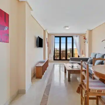 Charming 2-bedroom apartment in a well-maintained and secure residential complex of Los Arqueros, Benahavis Picture 6