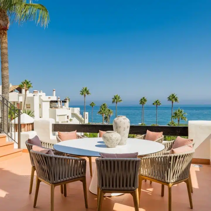 Exquisite beachfront penthouse with breathtaking views in Bahía del Velerín, Estepona Picture