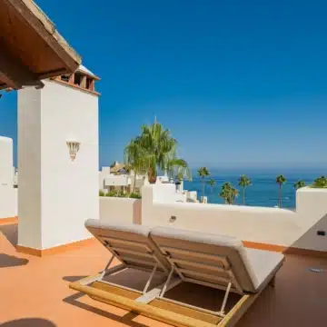 Exquisite beachfront penthouse with breathtaking views in Bahía del Velerín, Estepona Picture 19