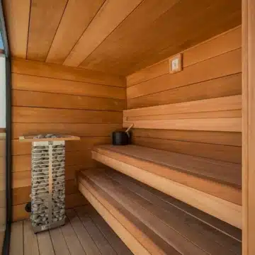 Exquisite beachfront penthouse with breathtaking views in Bahía del Velerín, Estepona Picture 5