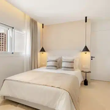 Exquisite beachfront penthouse with breathtaking views in Bahía del Velerín, Estepona Picture 35