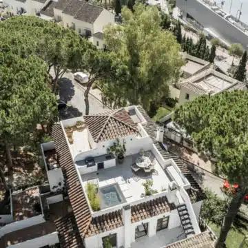 Luxury duplex apartment with panoramic sea and mountain views in Aloha, Nueva Andalucia Picture 33