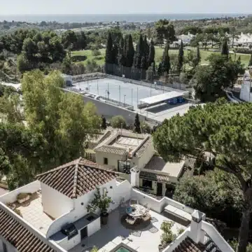 Luxury duplex apartment with panoramic sea and mountain views in Aloha, Nueva Andalucia Picture 32