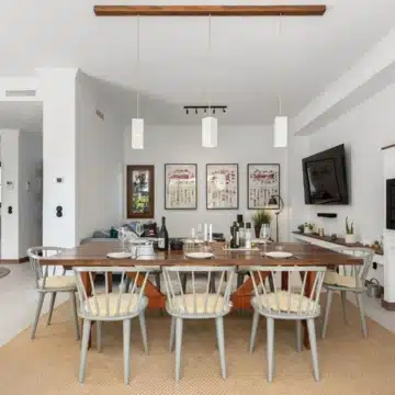 Luxury refurbished 4-bedroom villa offering stunning sea views in Estepona Picture 4